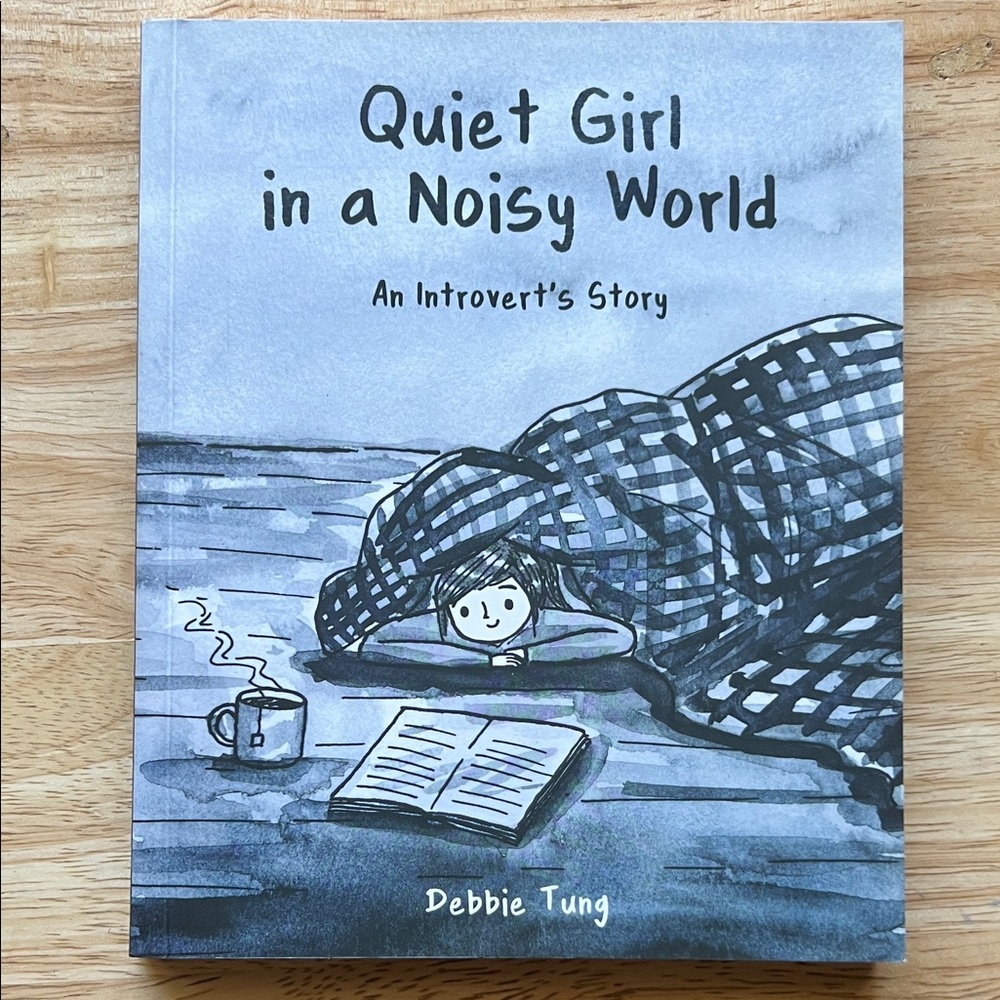 Quiet Girl in a Noisy World Book, used but in great condition 🖤☑️📚